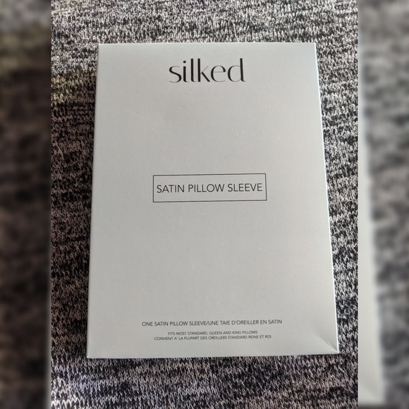 Silked Satin Pillow Sleeve - Picture 1 of 3